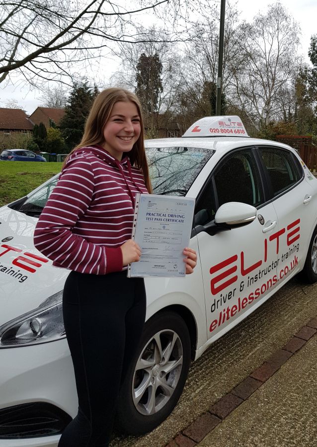 A lovely #firsttimepass for Kim's pupil Anna at #Chertsey Test Centre with just 1 minor fault :) #drivinglessons
