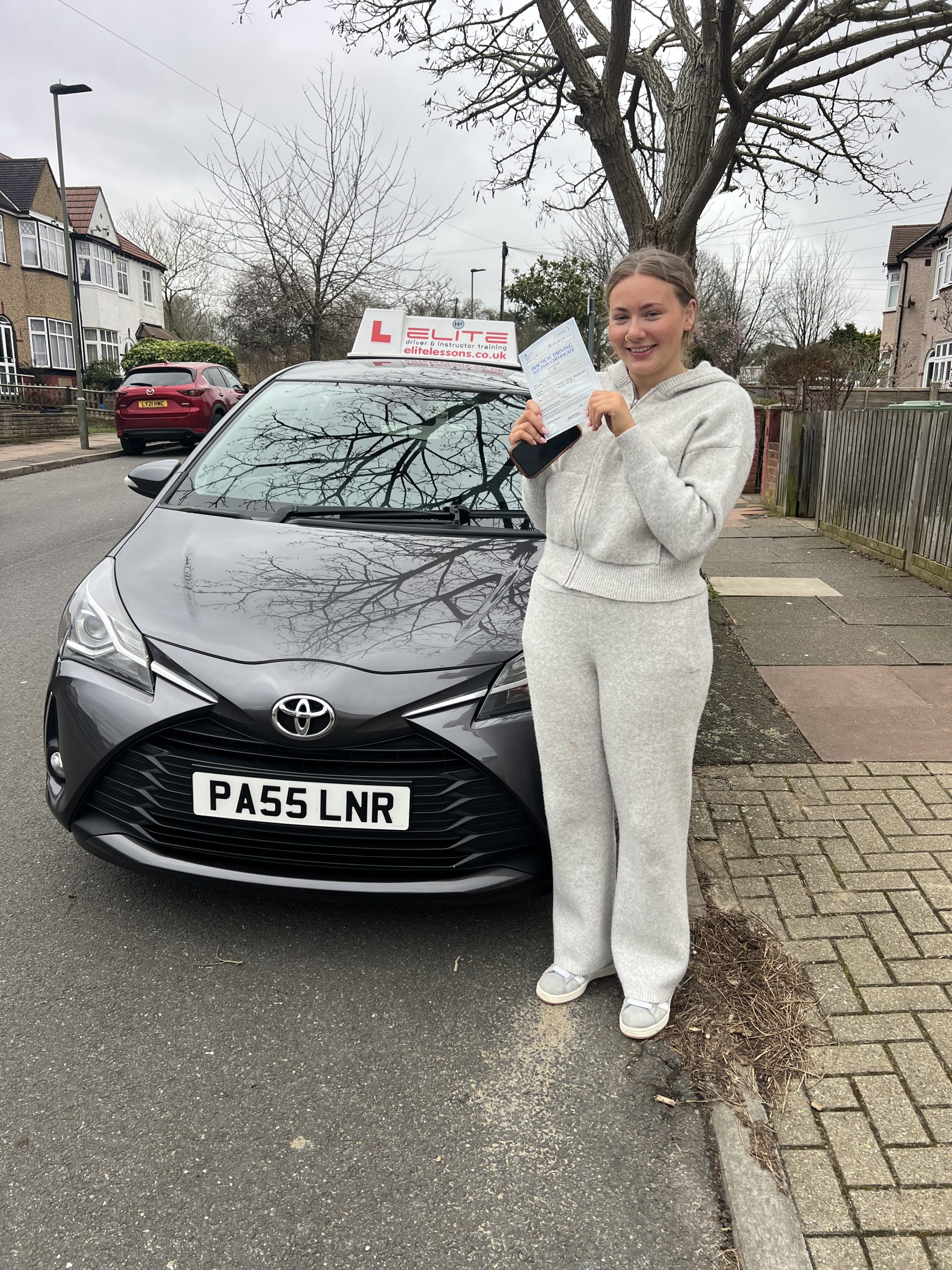 Reanie took manual driving lessons in Croydon with Sue