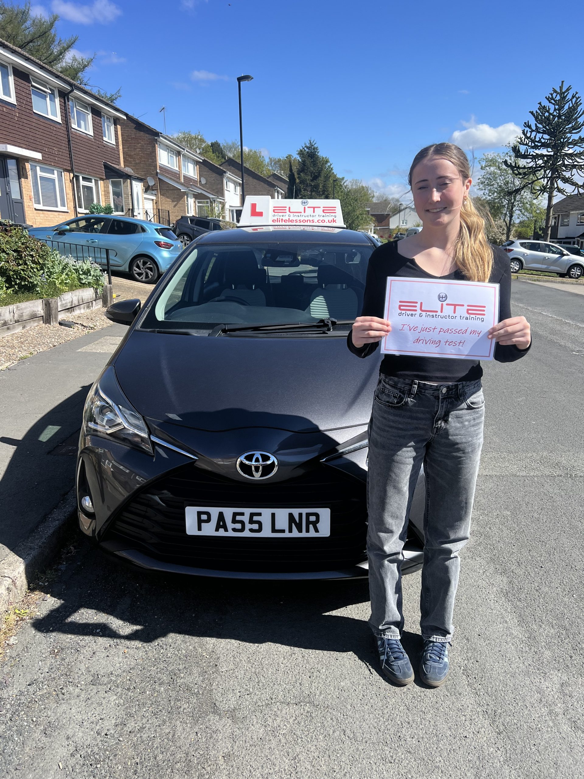 Izzy took manual driving lessons in Croydon with Sue Izzy took manual driving lessons in Croydon with Sue