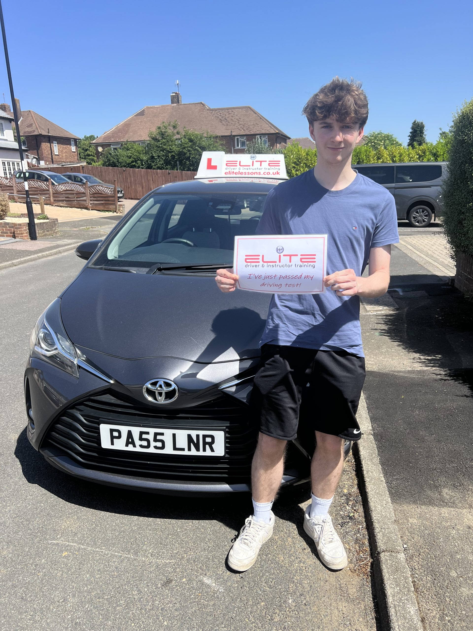Lewis passed his test after taking manual driving lessons in Croydon with Sue