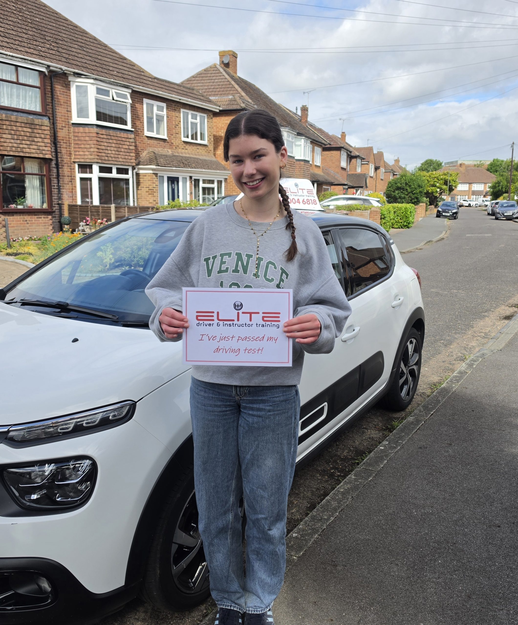 Maisie took manual driving lessons in Weybridge with Kim Maisie took manual driving lessons in Weybridge with Kim