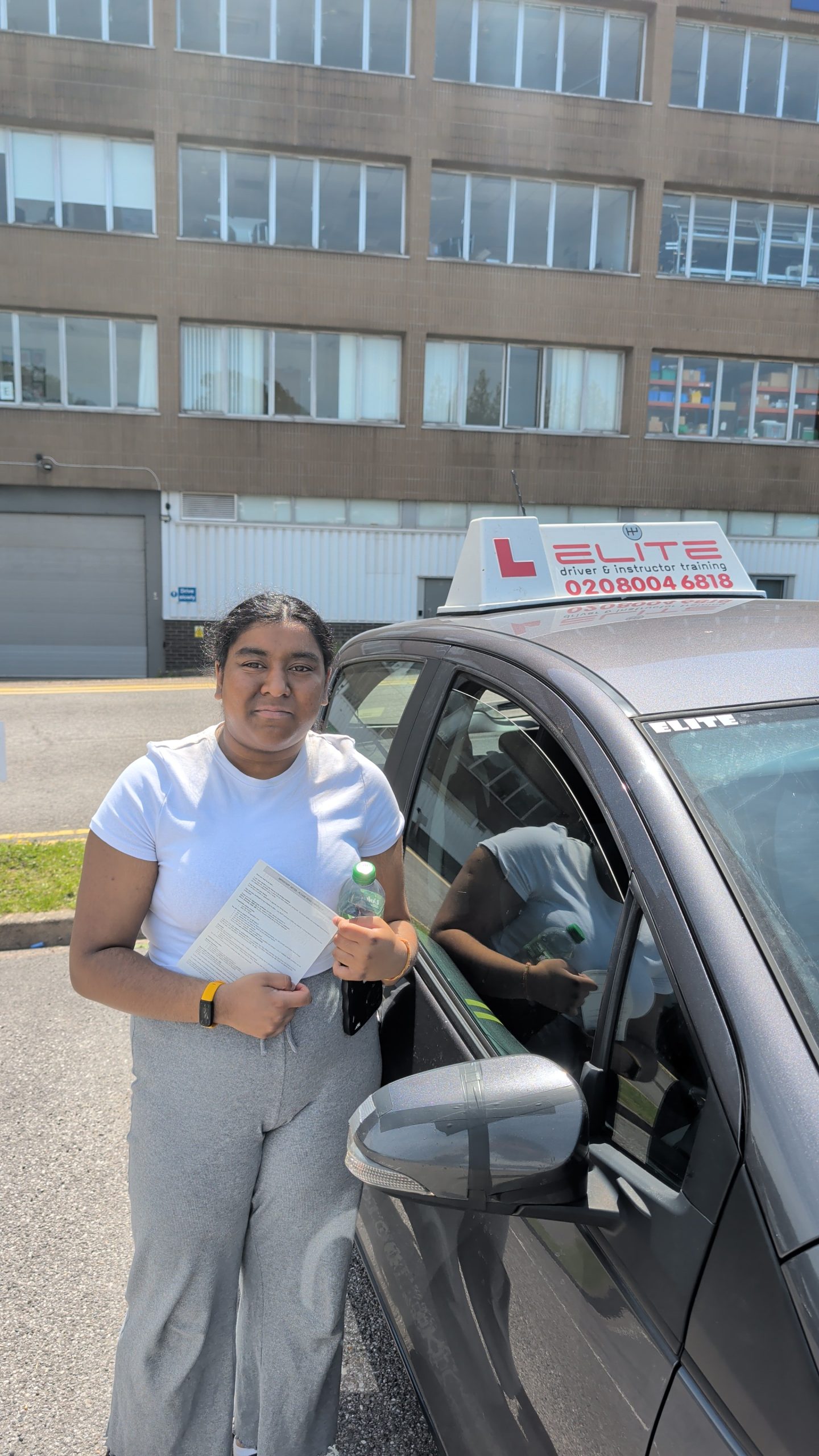 Cheshta took automatic driving lessons in Redhill with Musawar