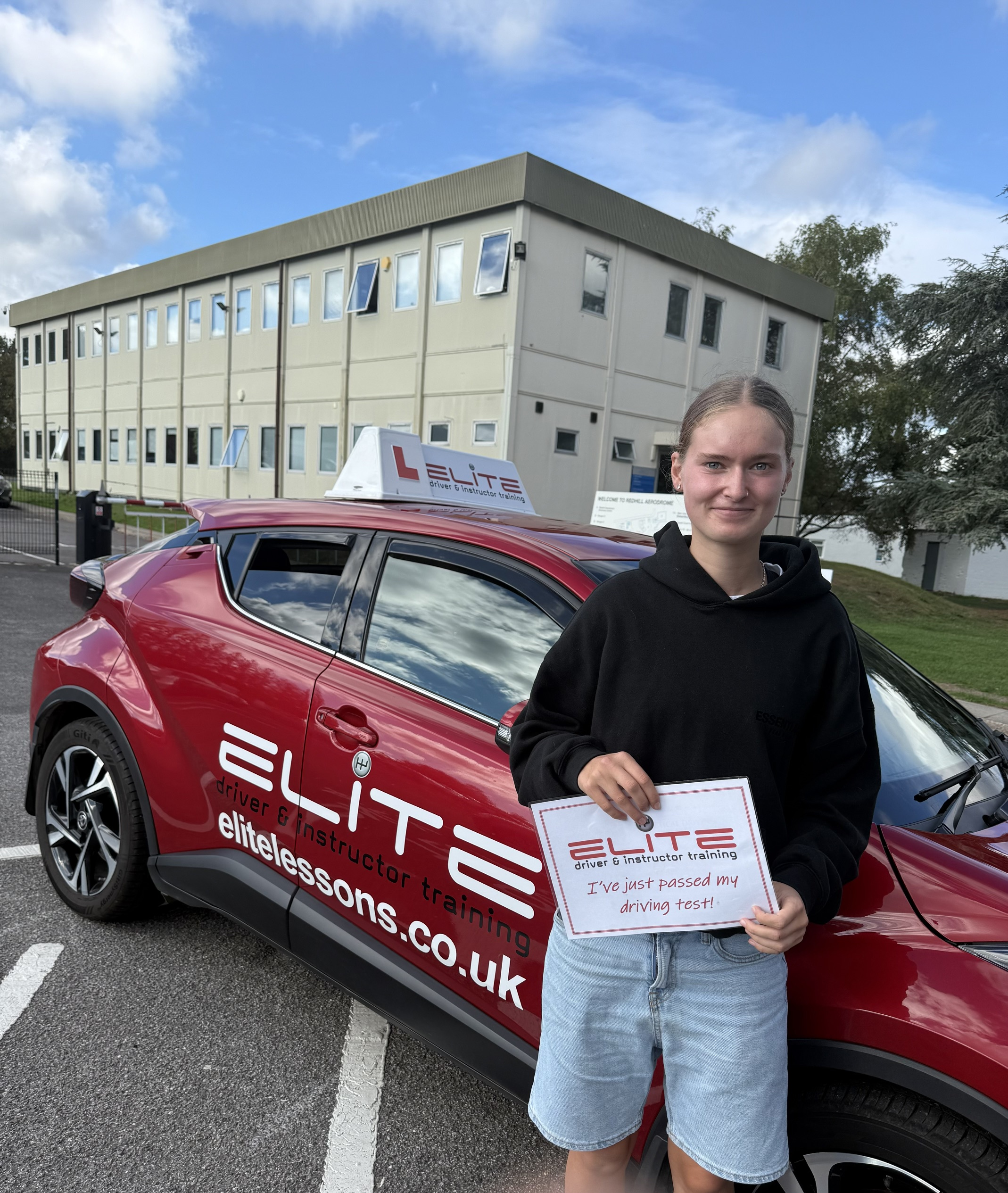 Lily took automatic driving lessons in Reigate with Ian