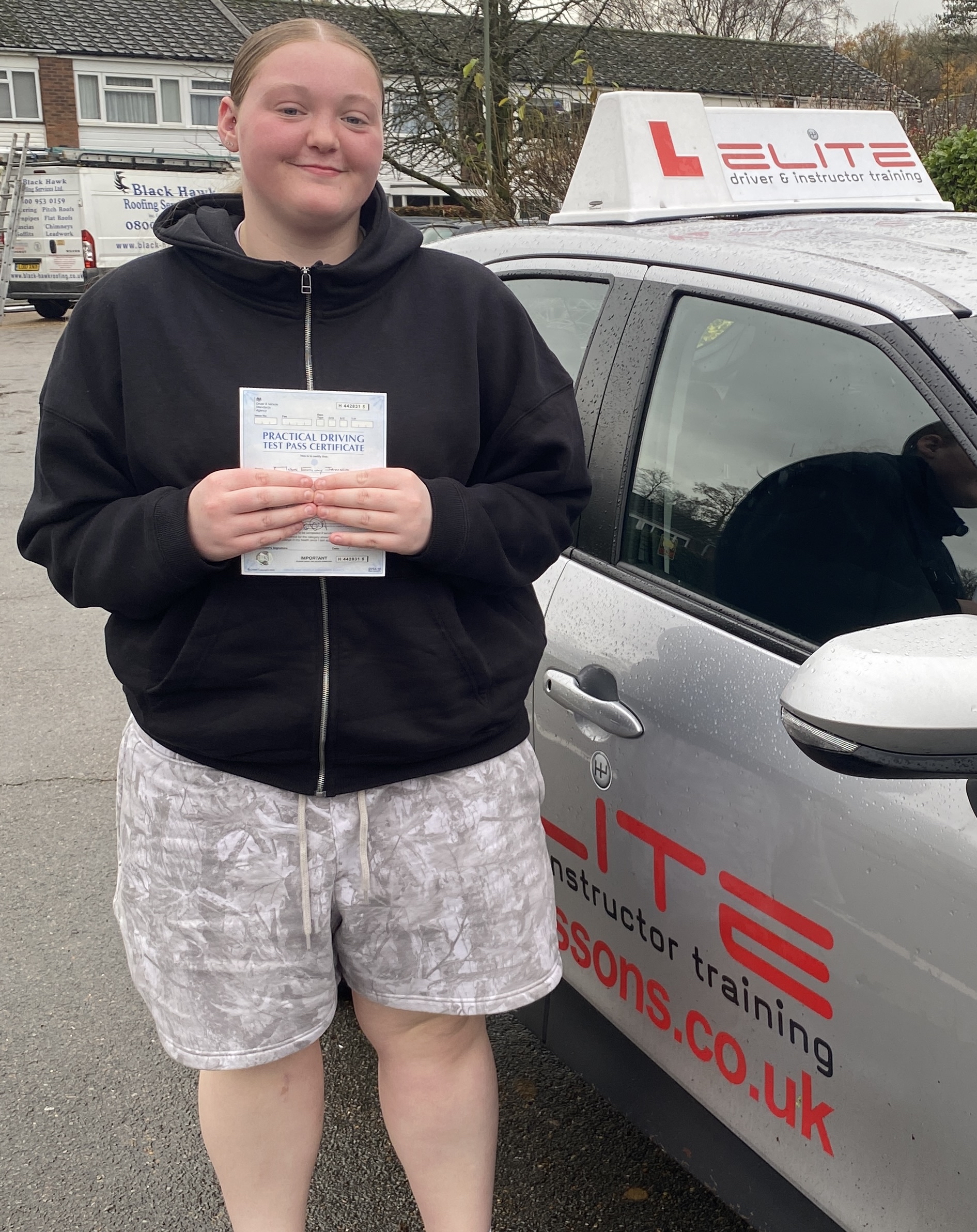 Emilyb took automatic driving lessons in Redhill with Tim