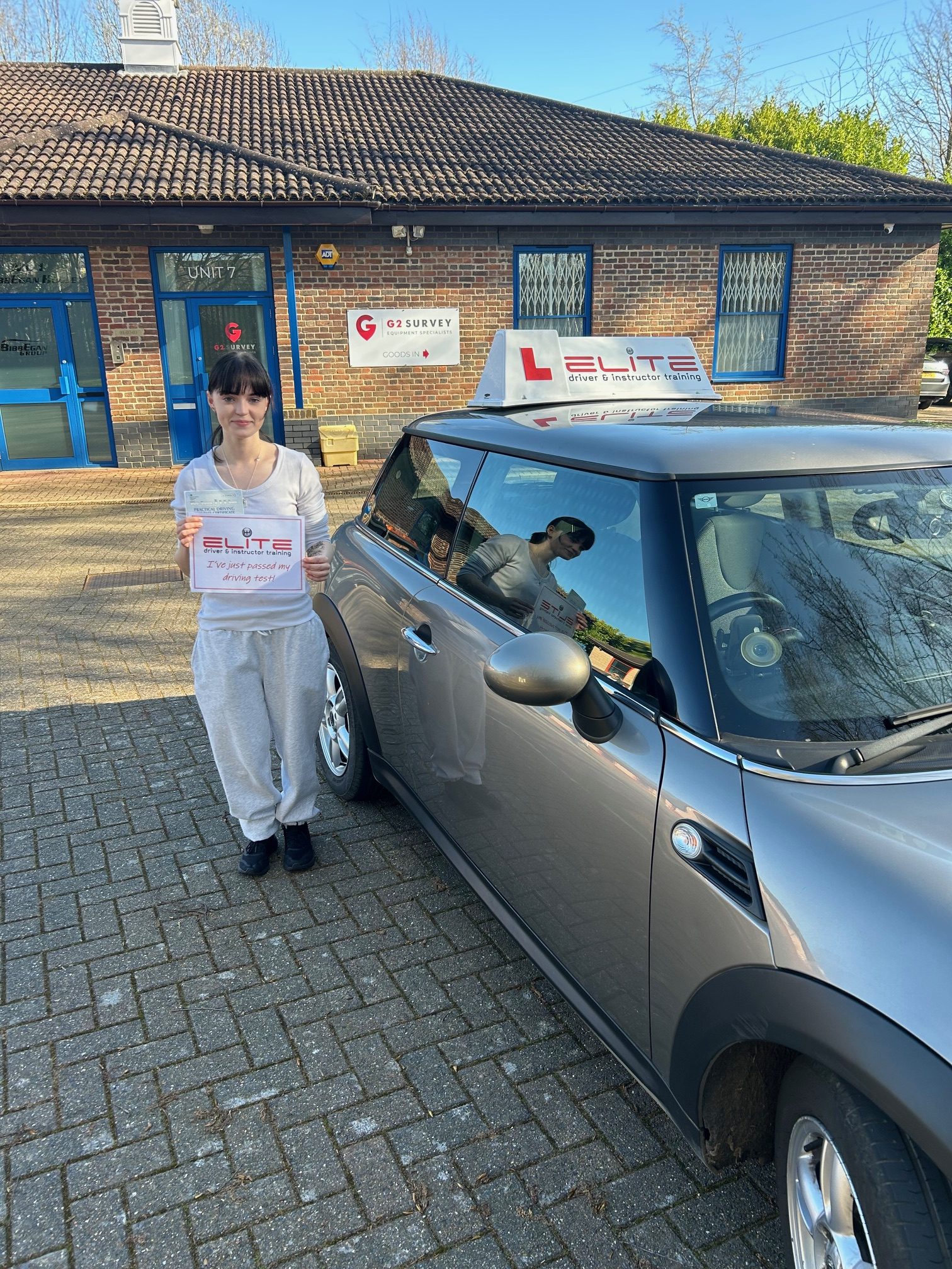 Paige took manual driving lessons in Crawley with John